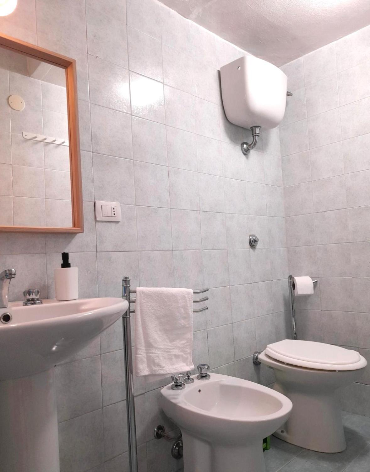 Casa A Bosa In Centro Storico Villa Exteriör bild