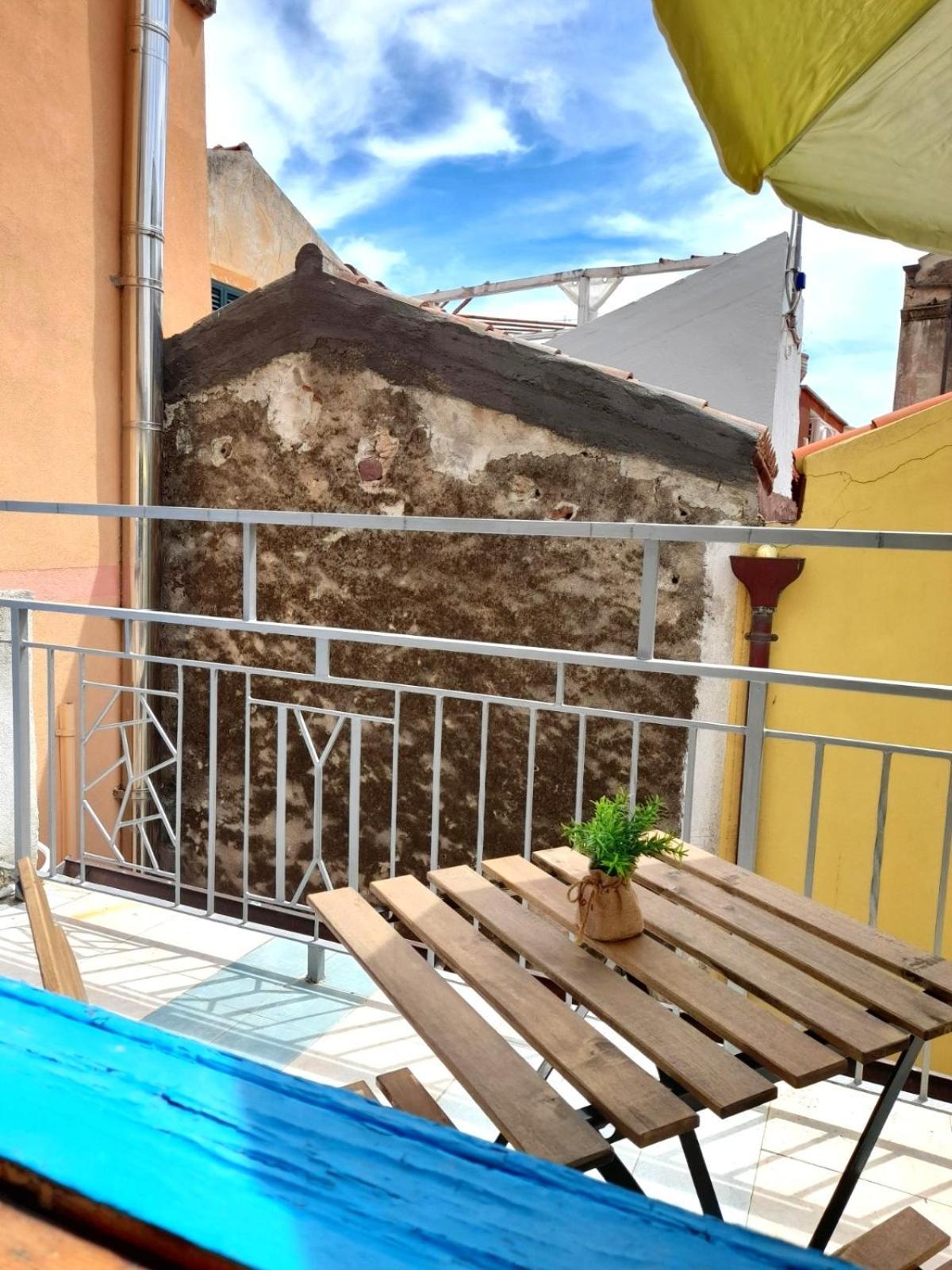 Casa A Bosa In Centro Storico Villa Exteriör bild